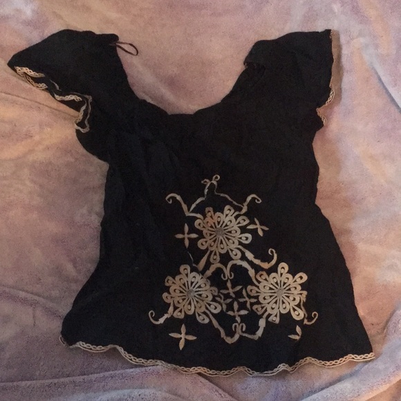 Embroidered Top🖤 - Picture 5 of 5